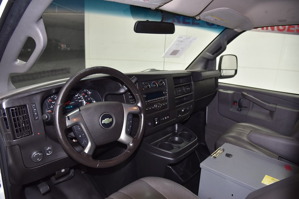 2016 Chevrolet Express Image 32