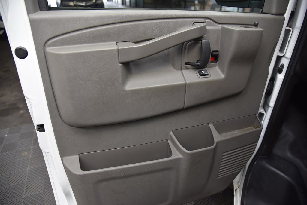 2016 Chevrolet Express Image 33