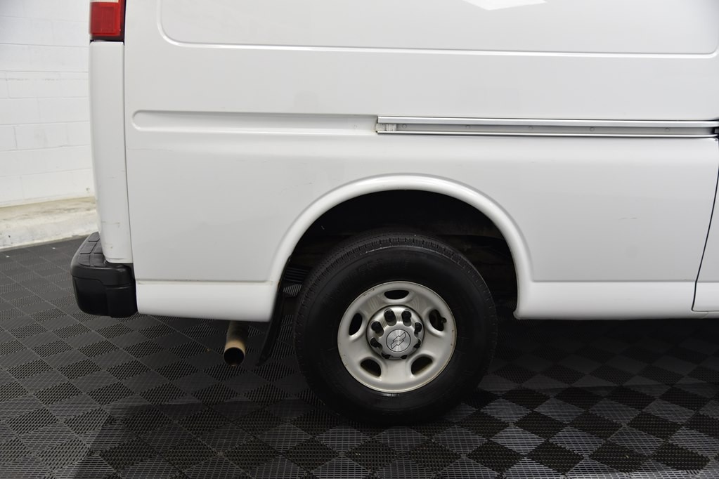 2016 Chevrolet Express Image 37