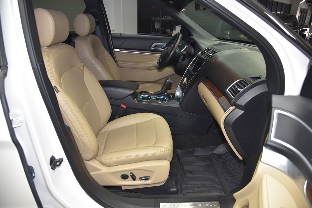 2017 Ford Explorer Image 21