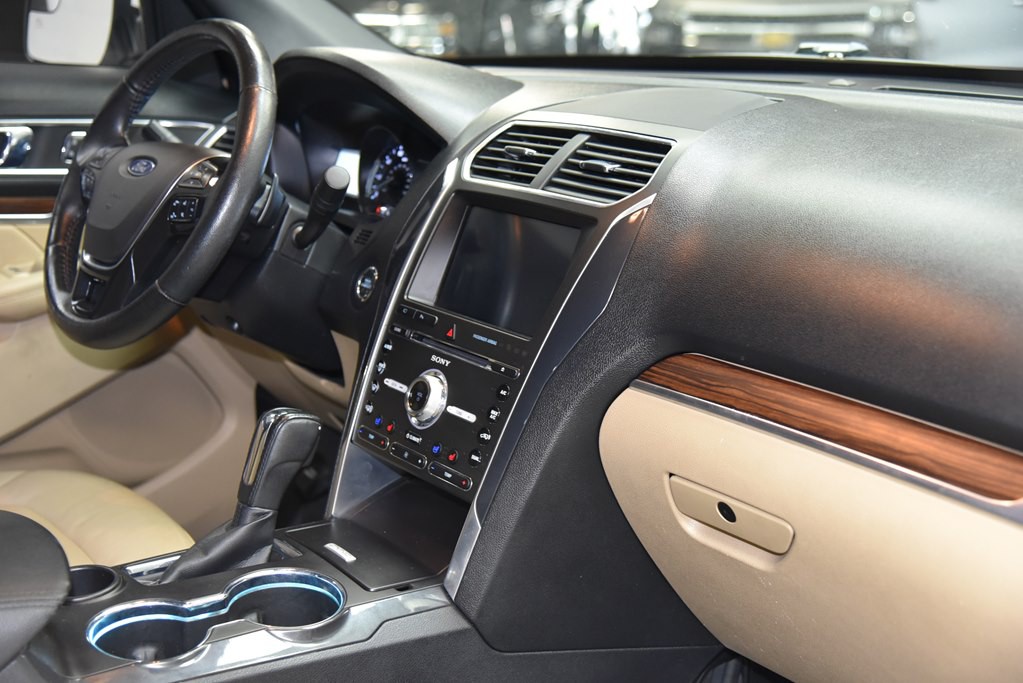 2017 Ford Explorer Image 23