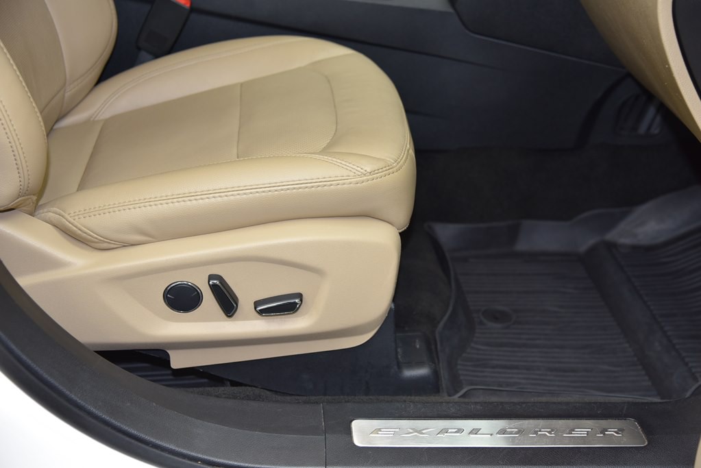 2017 Ford Explorer Image 26