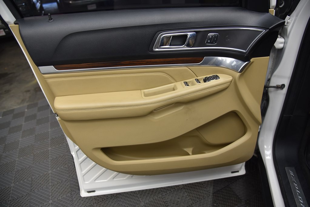 2017 Ford Explorer Image 32