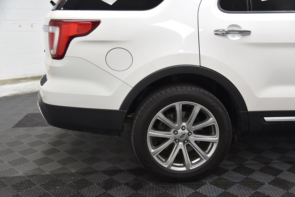 2017 Ford Explorer Image 48