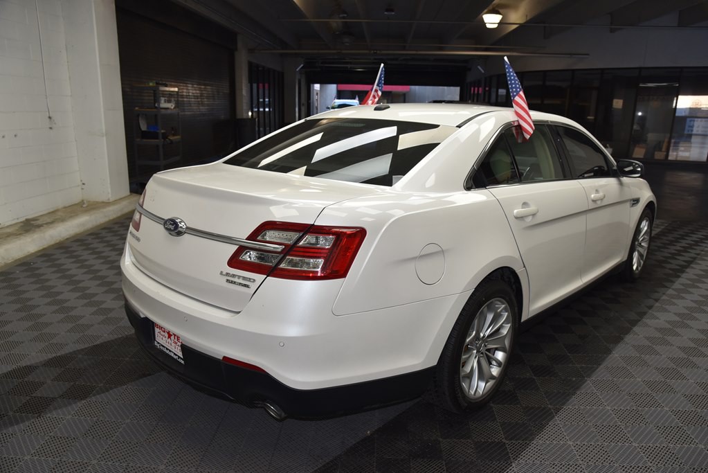2014 Ford Taurus Image 5