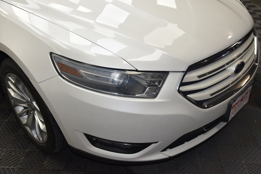 2014 Ford Taurus Image 11