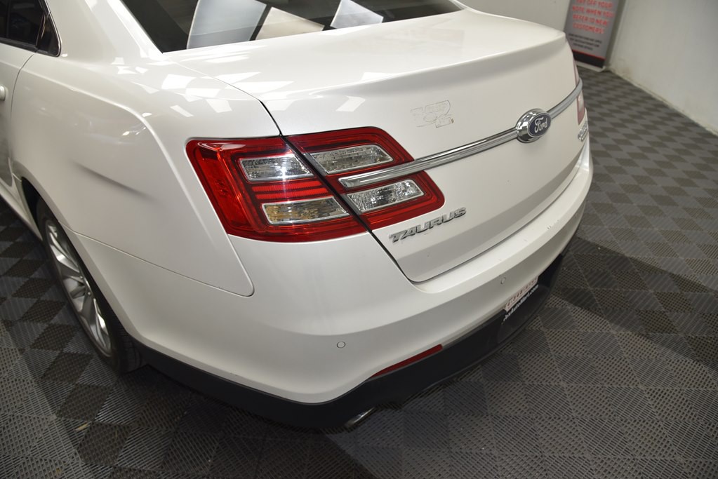 2014 Ford Taurus Image 16
