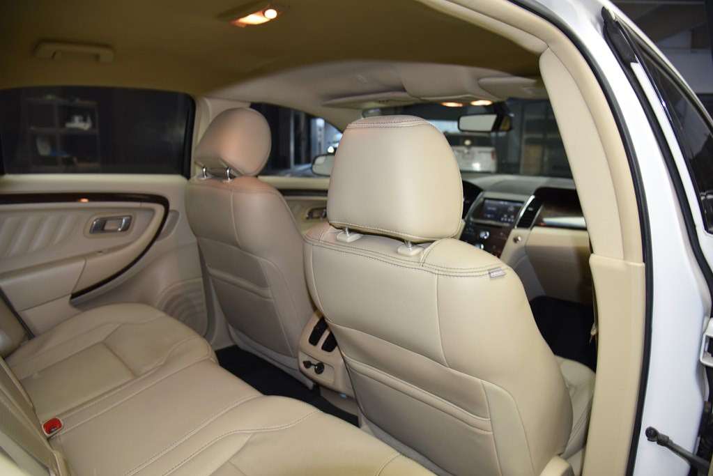 2014 Ford Taurus Image 22