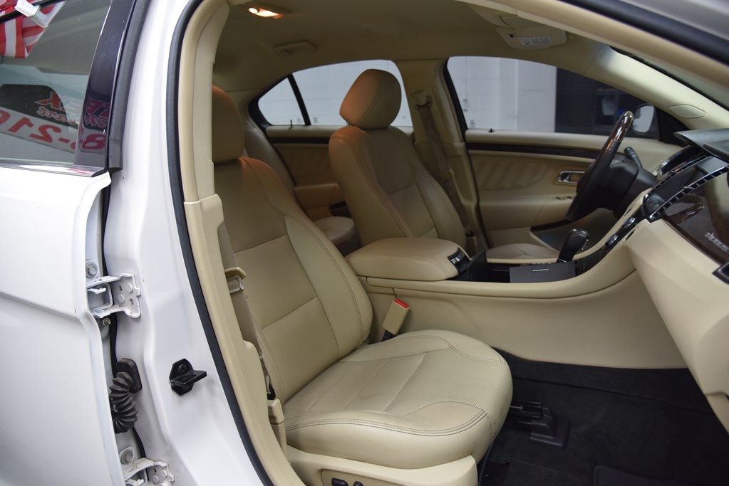 2014 Ford Taurus Image 24