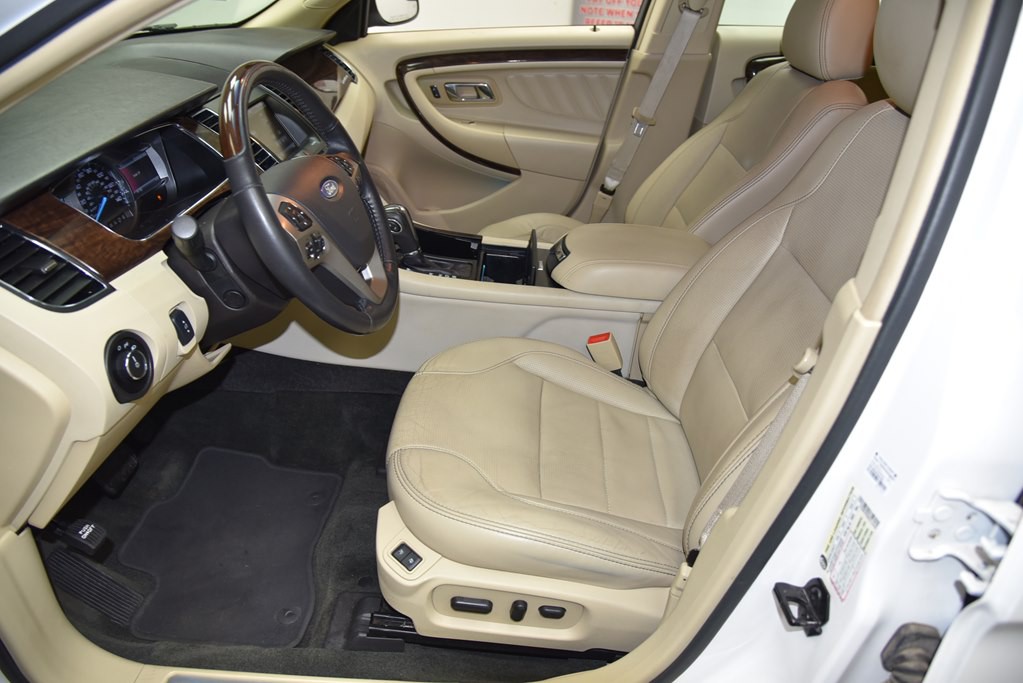 2014 Ford Taurus Image 30