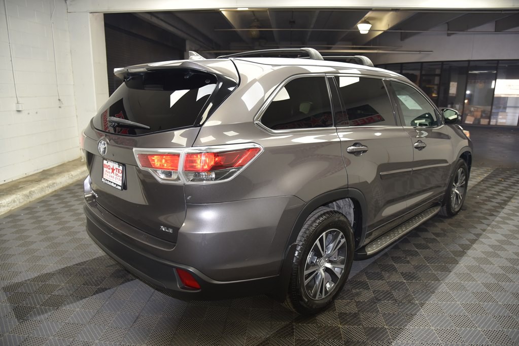 2016 Toyota Highlander Image 5