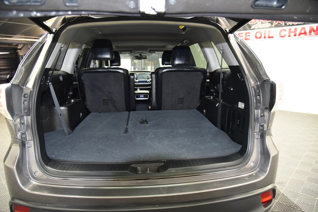 2016 Toyota Highlander Image 19