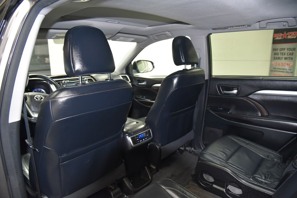2016 Toyota Highlander Image 21