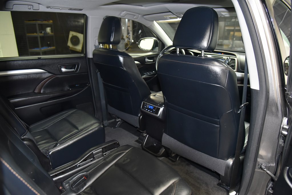 2016 Toyota Highlander Image 26