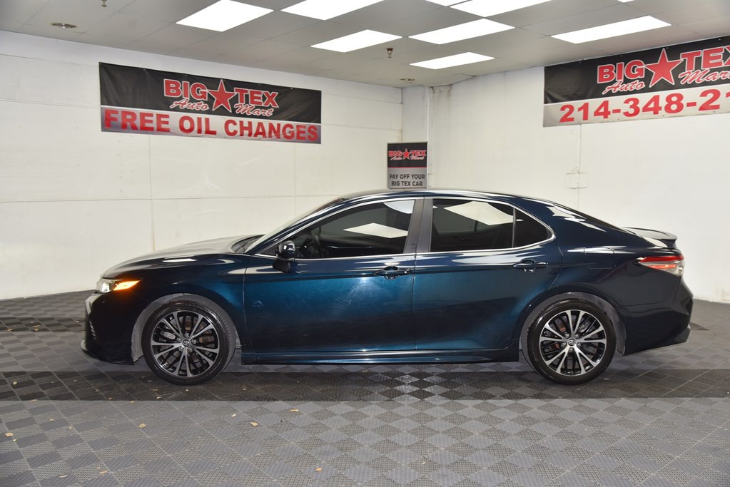 2018 Toyota Camry Image 2