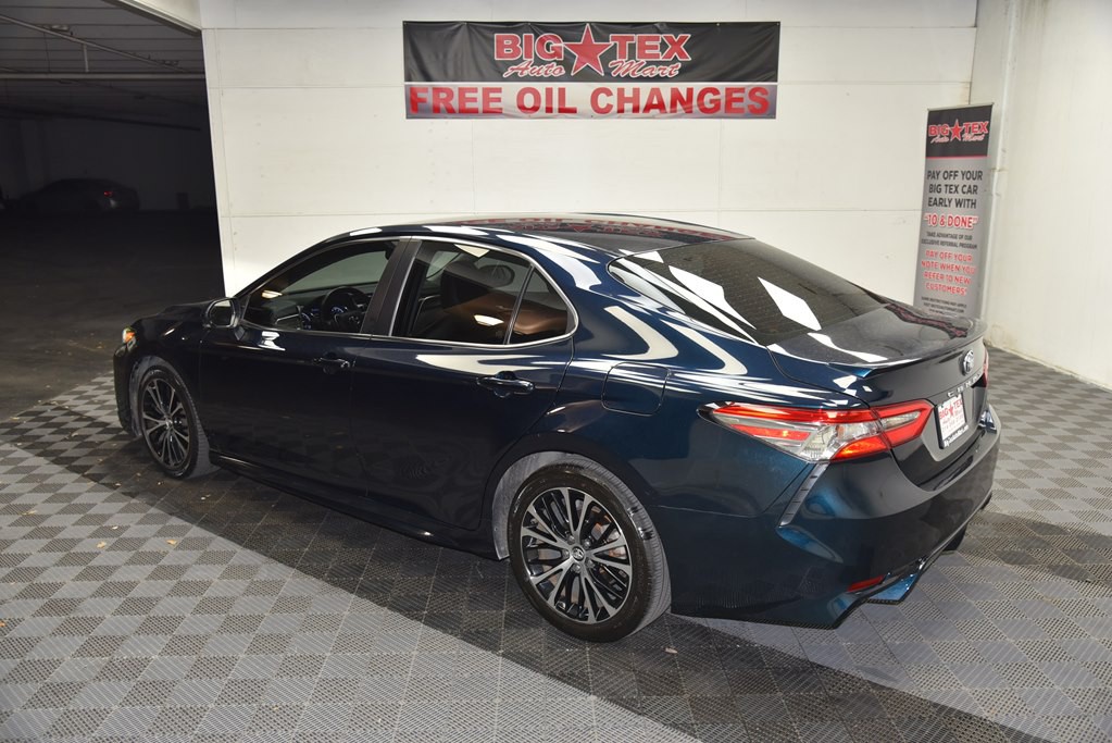 2018 Toyota Camry Image 3