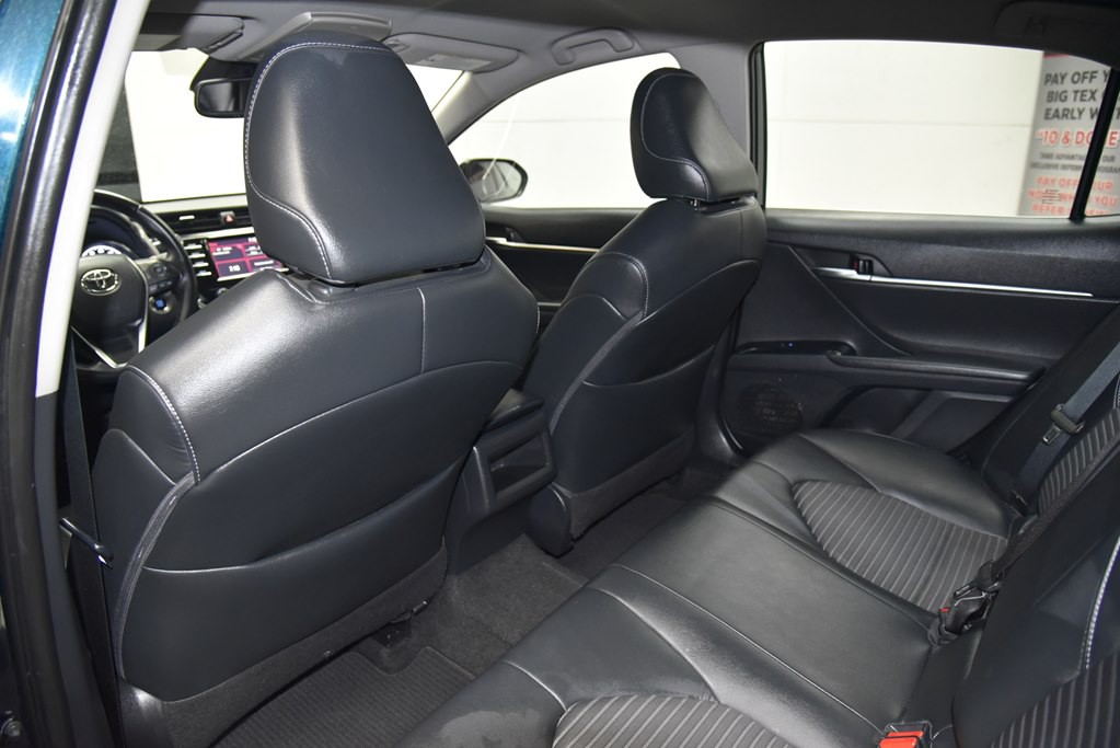 2018 Toyota Camry Image 15