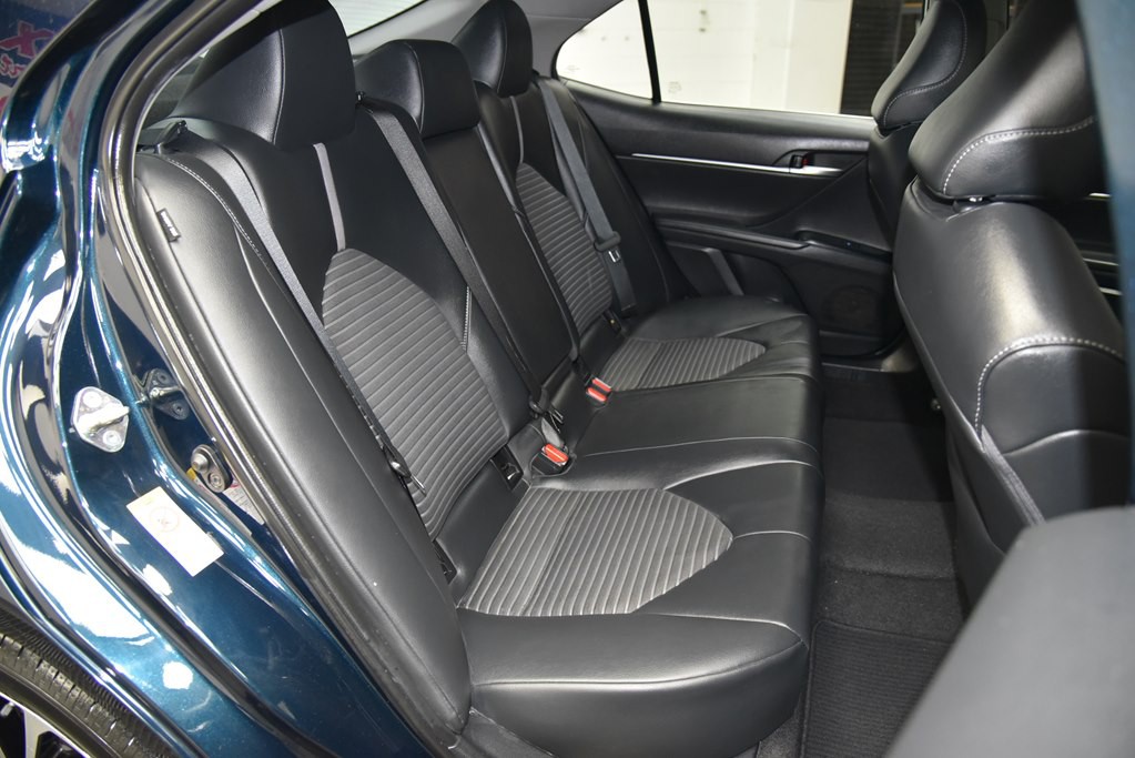 2018 Toyota Camry Image 17