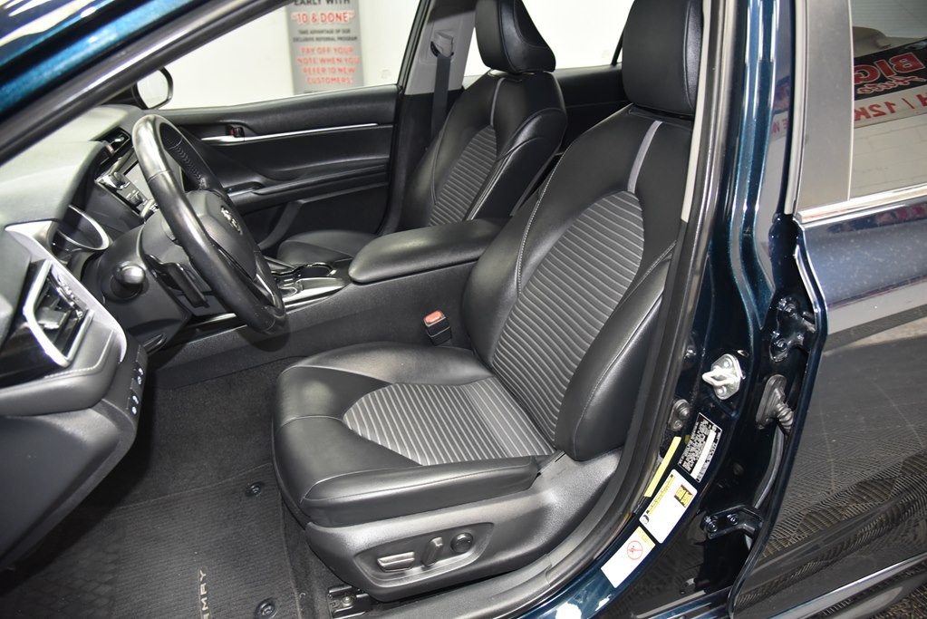 2018 Toyota Camry Image 25