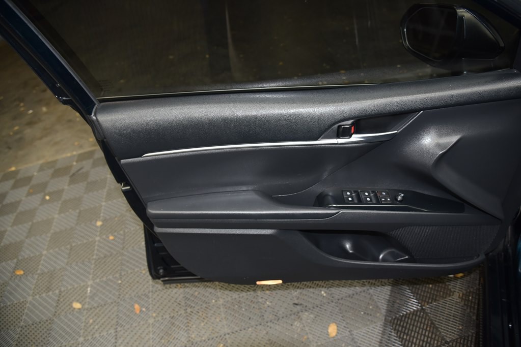 2018 Toyota Camry Image 26