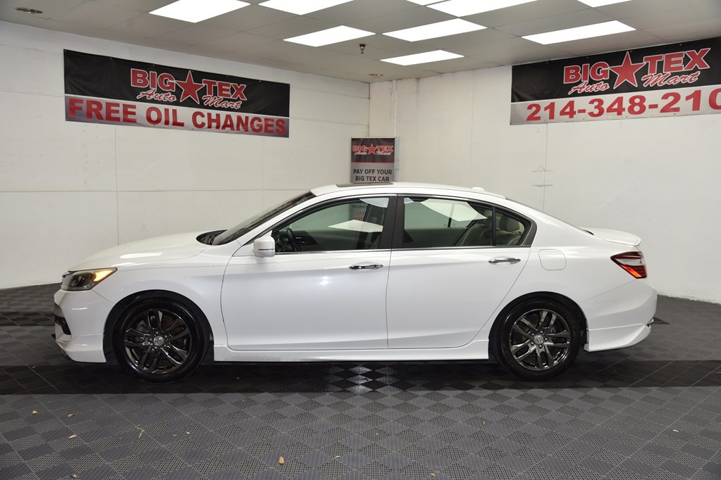 2017 Honda Accord Image 2