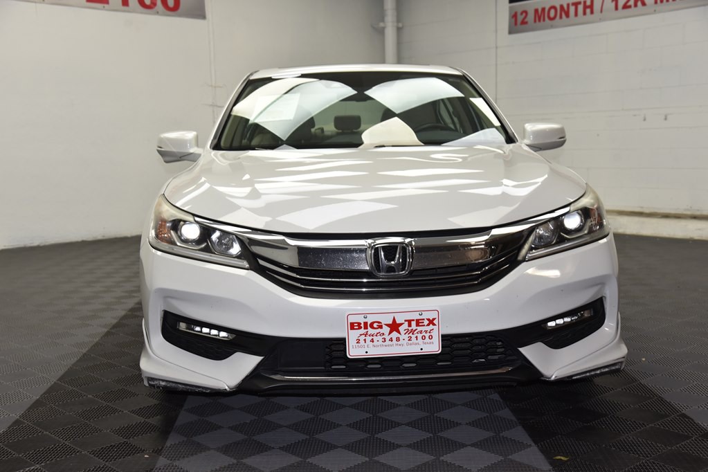 2017 Honda Accord Image 8