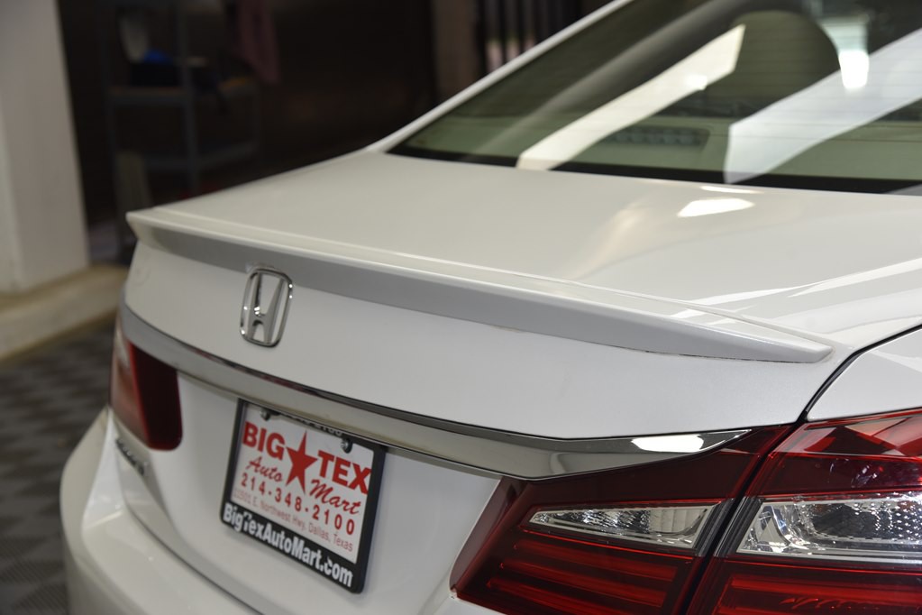 2017 Honda Accord Image 22