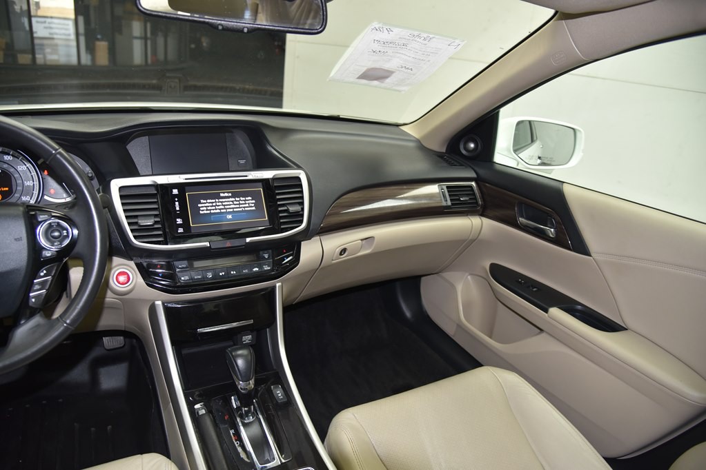 2017 Honda Accord Image 43