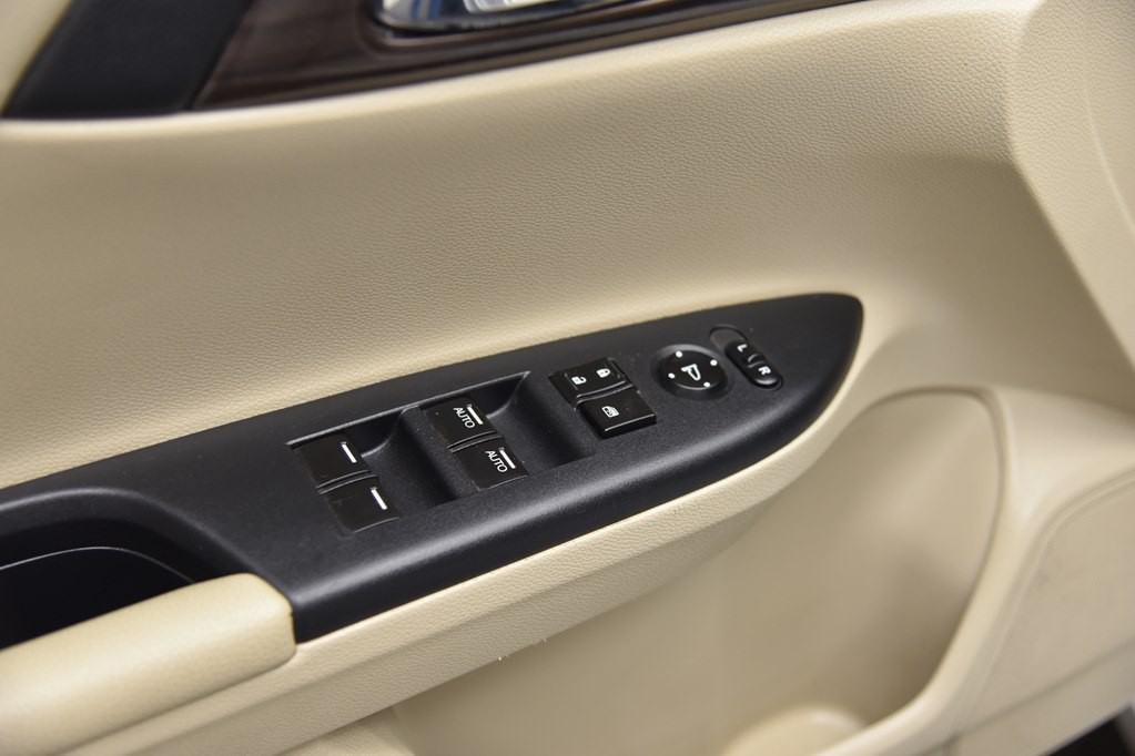 2017 Honda Accord Image 50