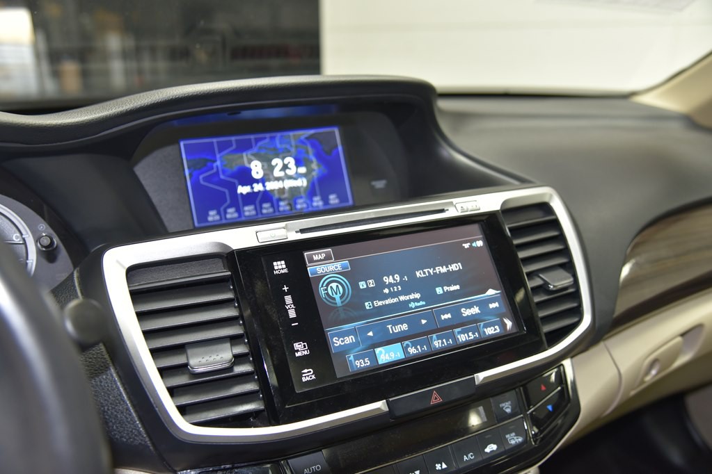 2017 Honda Accord Image 57