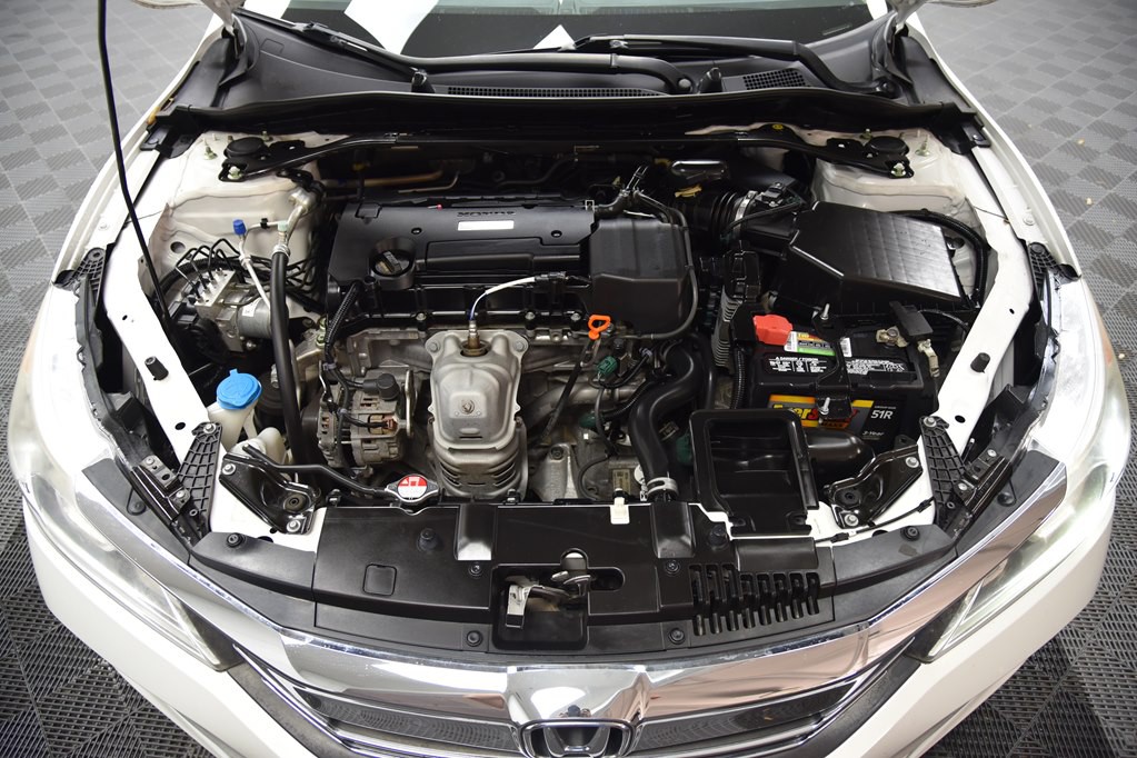 2017 Honda Accord Image 60