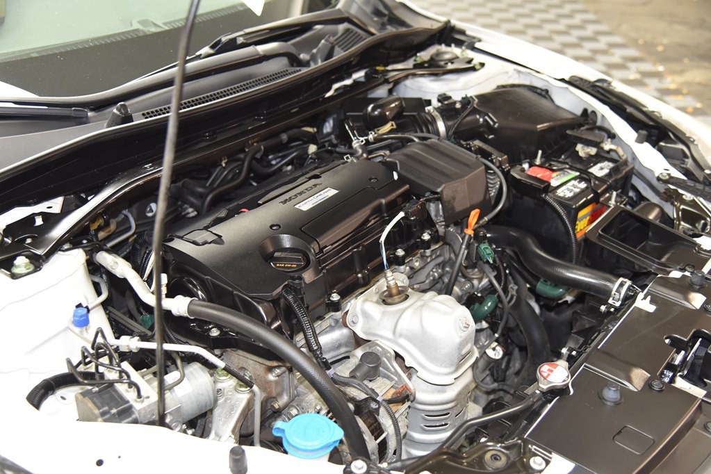 2017 Honda Accord Image 61