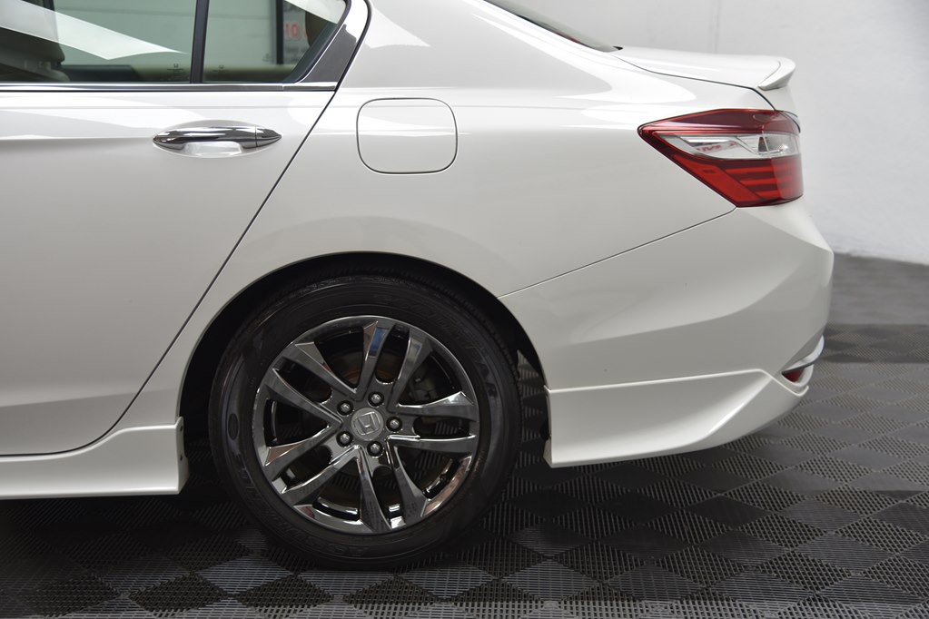 2017 Honda Accord Image 65