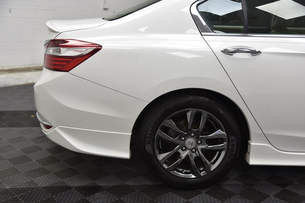 2017 Honda Accord Image 66