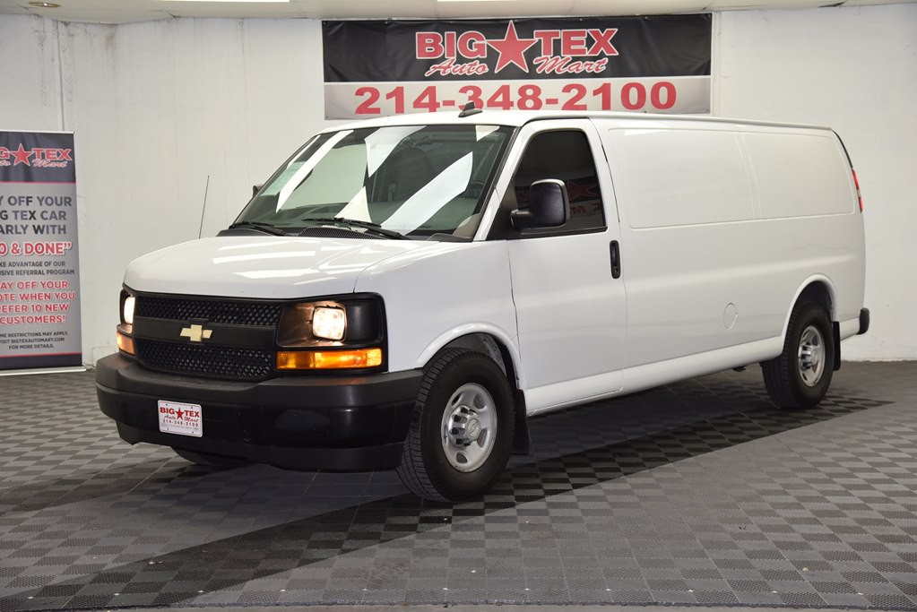 2017 Chevrolet Express Image 1