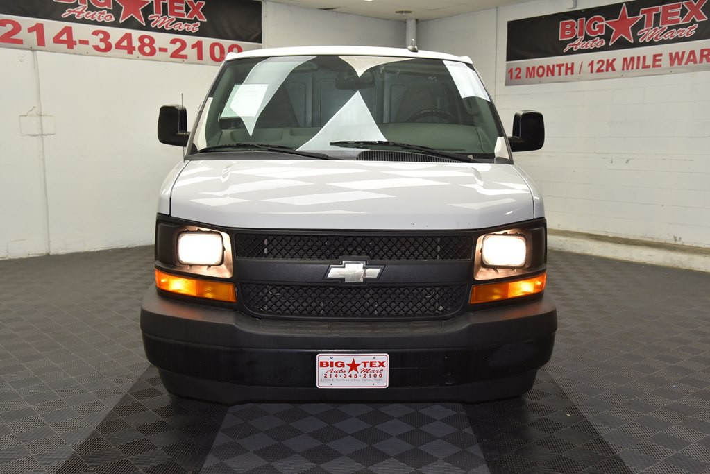 2017 Chevrolet Express Image 7