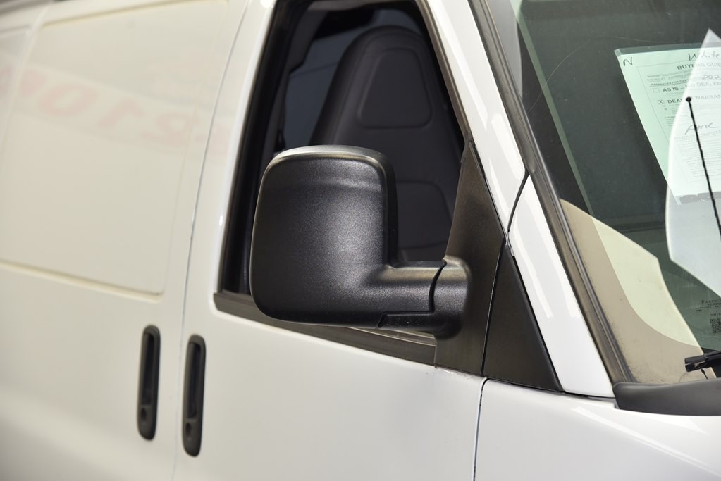 2017 Chevrolet Express Image 10