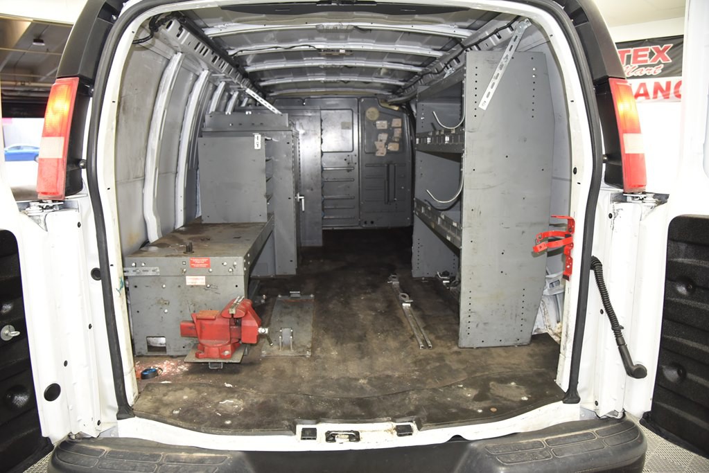 2017 Chevrolet Express Image 12