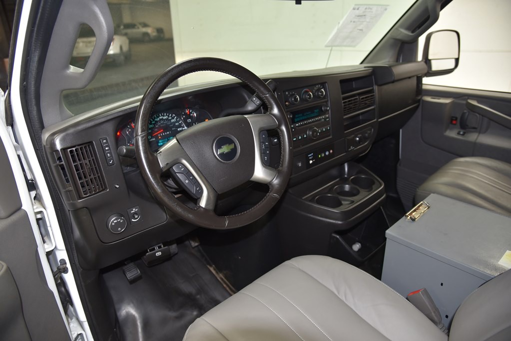 2017 Chevrolet Express Image 20