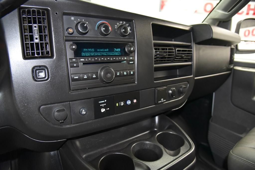 2017 Chevrolet Express Image 21