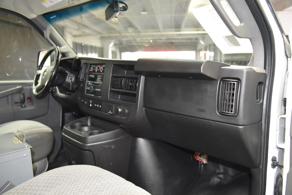 2017 Chevrolet Express Image 18