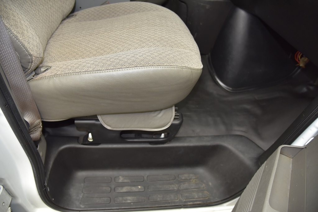 2017 Chevrolet Express Image 19