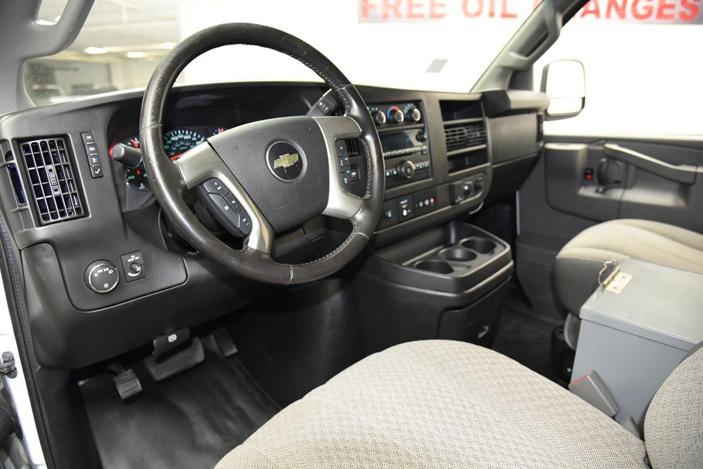 2017 Chevrolet Express Image 21
