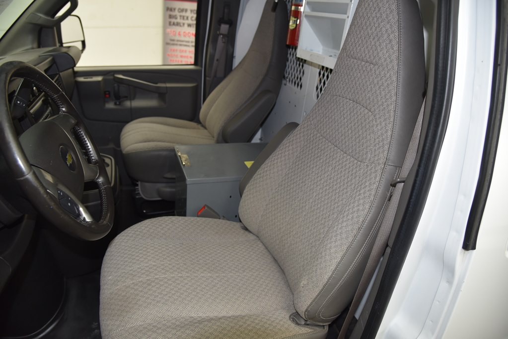 2017 Chevrolet Express Image 22