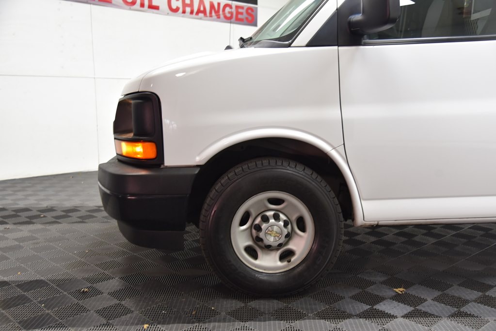 2017 Chevrolet Express Image 23
