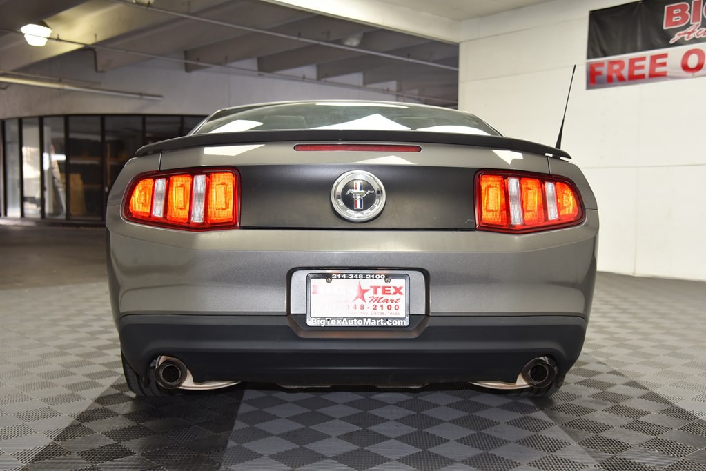 2011 Ford Mustang Image 4