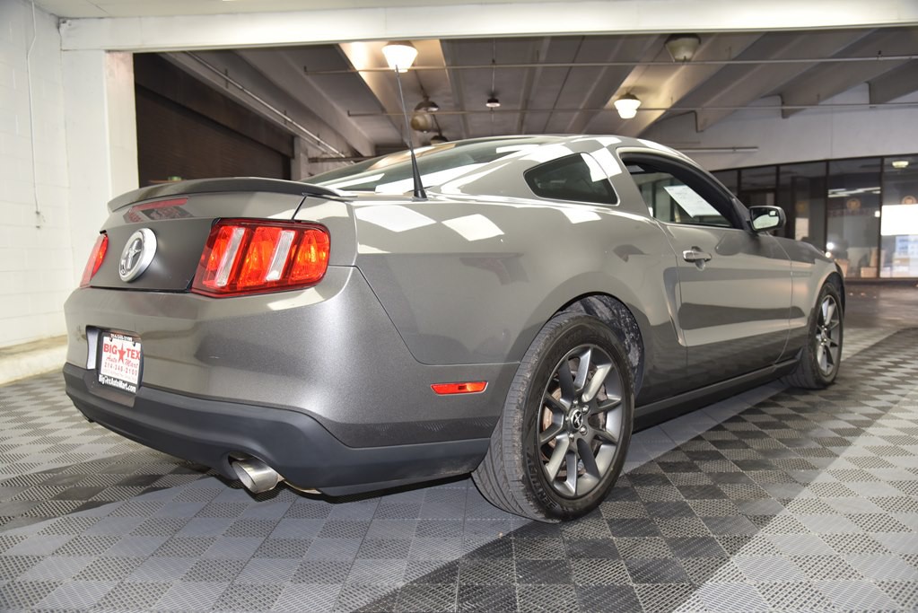 2011 Ford Mustang Image 5