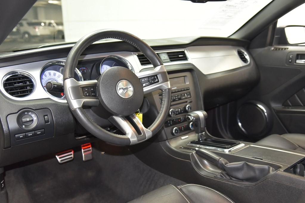 2011 Ford Mustang Image 17