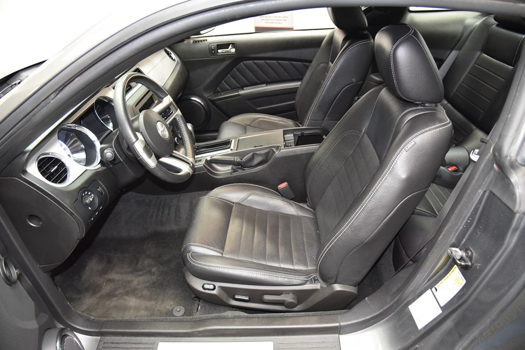 2011 Ford Mustang Image 19