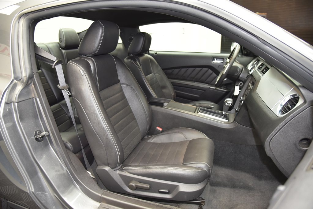 2011 Ford Mustang Image 20